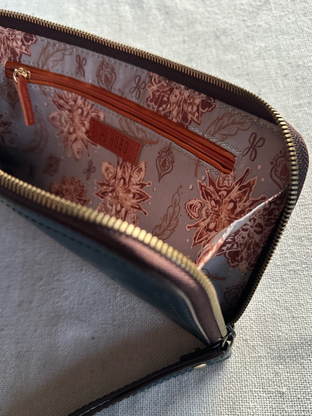 HOBO Rove Teal Leather Zip Around Wristlet Wallet - Picture 3 of 5